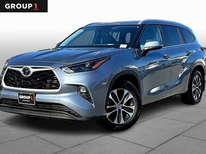 Used 2023 Toyota Highlander XLE