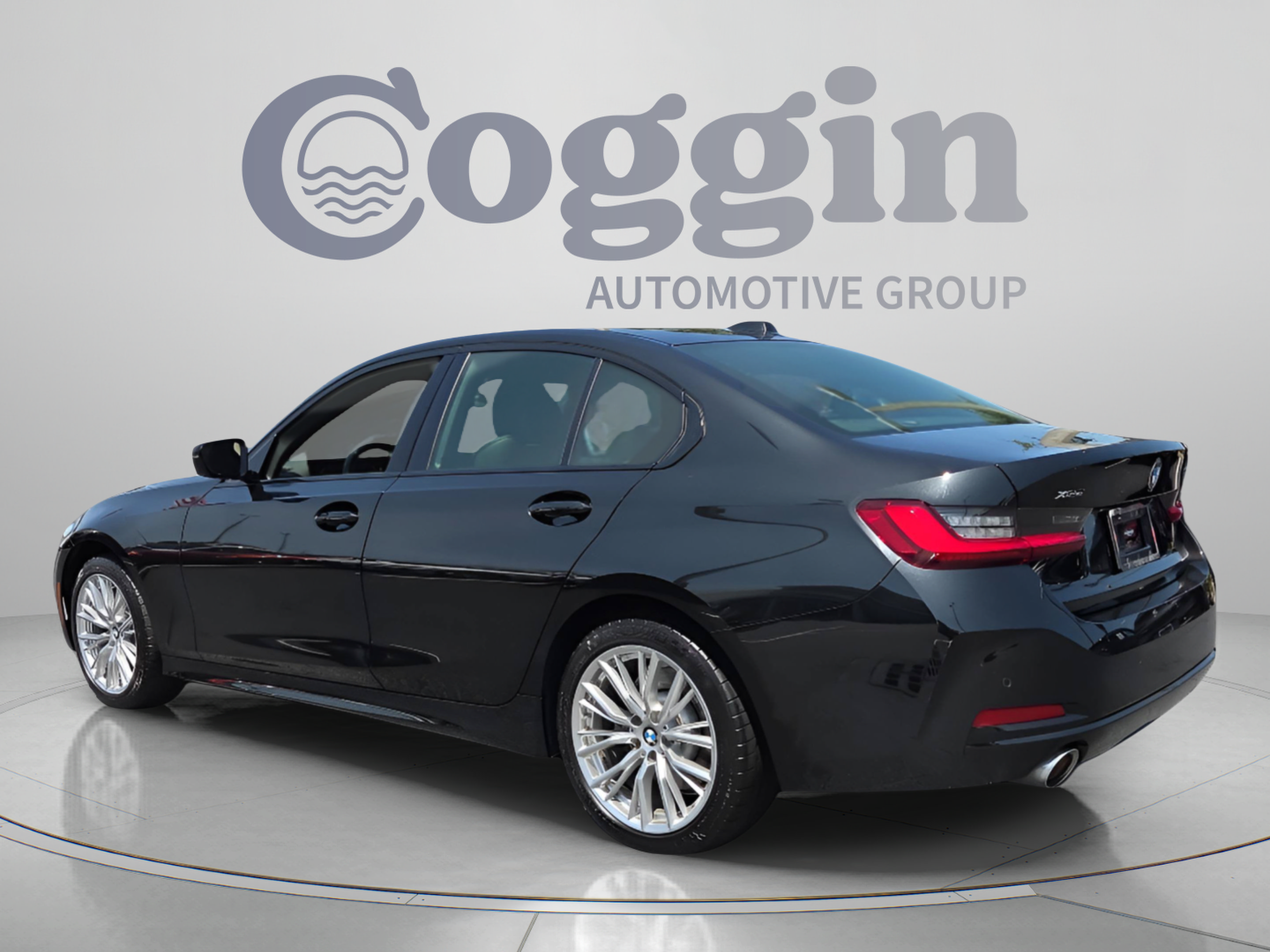 Used 2023 BMW 330i xDrive Sedan w/ Driving Assistance Package AWD/4WD image 3