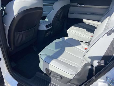 Used 2024 Hyundai Palisade SEL FWD image 8