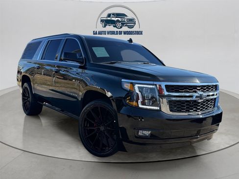 Used 2020 Chevrolet Suburban LT image 6