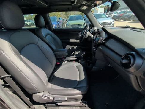 Used 2020 MINI Cooper 2-Door Hardtop image 18