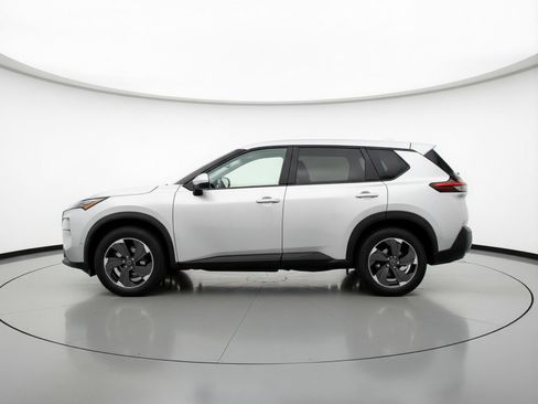 Used 2025 Nissan Rogue SV image 5