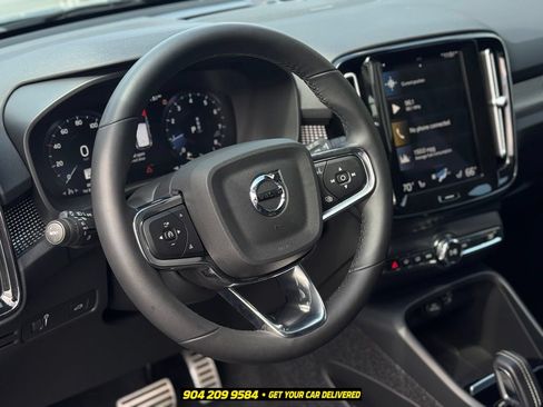 Used 2022 Volvo XC40 T5 R-Design w/ Climate Package AWD/4WD image 18