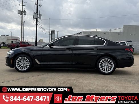Used 2023 BMW 530i w/ Premium Package image 6