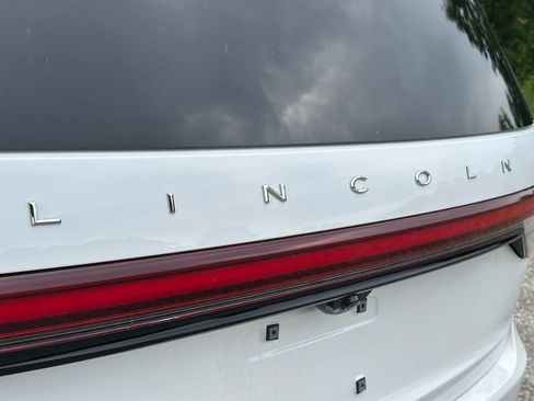 New 2026 Lincoln Aviator AWD image 27