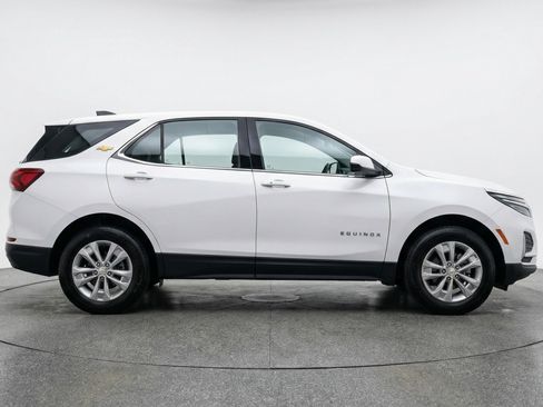 Used 2025 Chevrolet Equinox LT FWD image 11