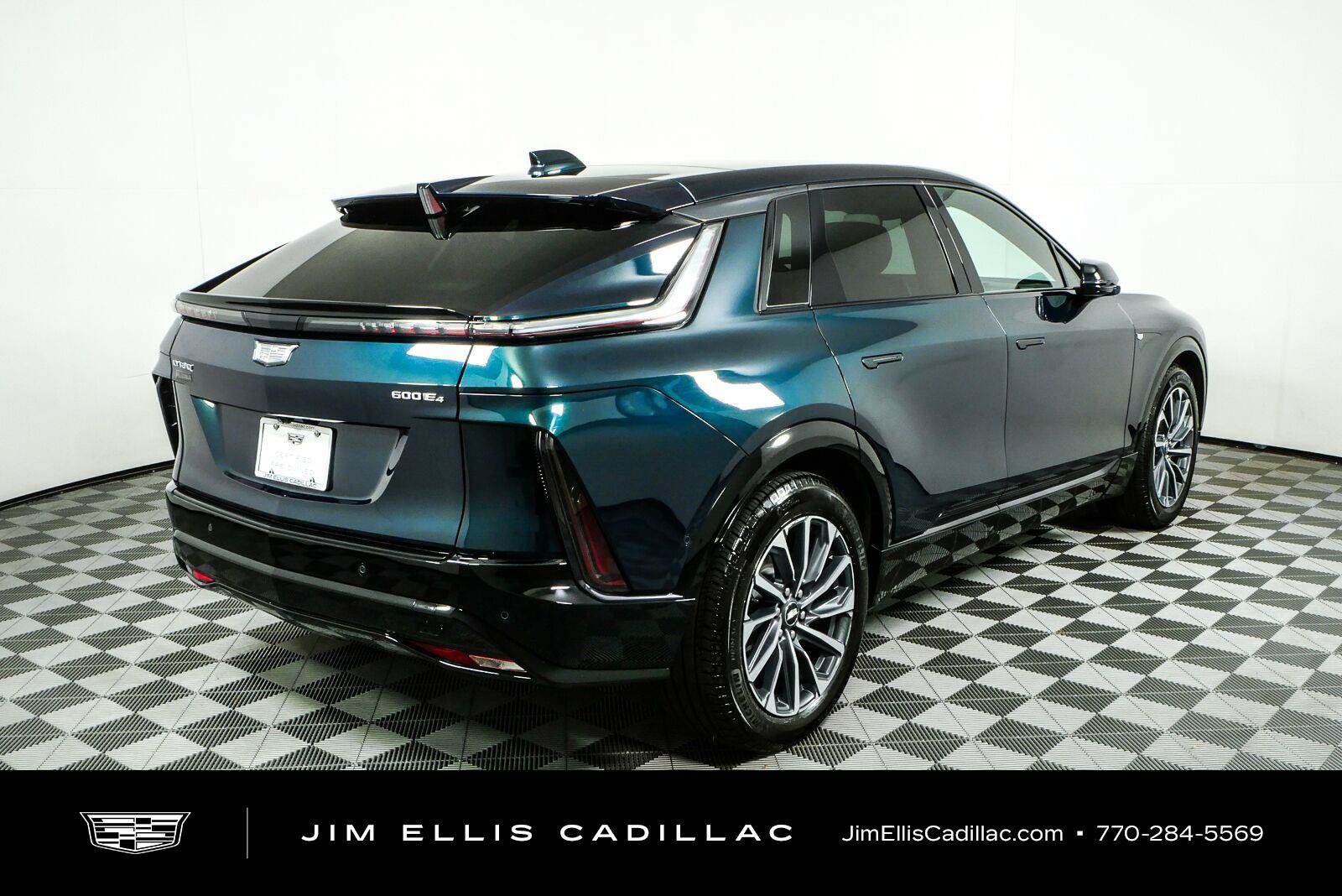 Used 2024 Cadillac Lyriq Sport AWD/4WD image 3