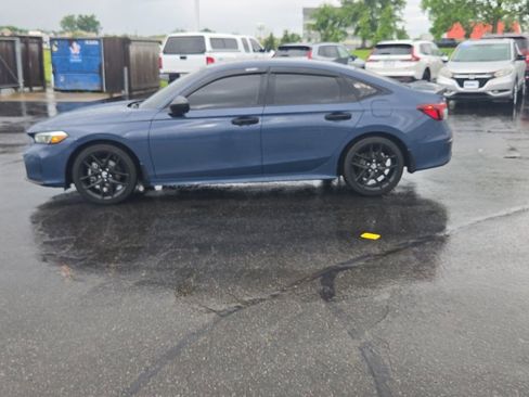 Used 2025 Honda Civic Sport image 4