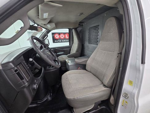 Used 2018 Chevrolet Express 2500 w/ Enhanced Convenience Package RWD image 12