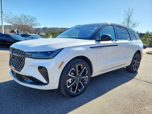 Used 2024 Lincoln Nautilus Reserve w/ Equipment Group 202A image 21