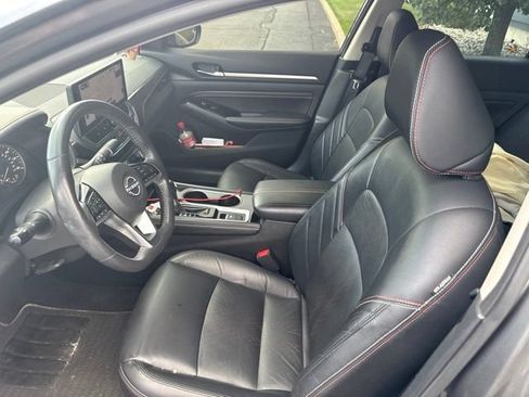 Used 2023 Nissan Altima 2.5 SR w/ SR Premium Package AWD/4WD image 13