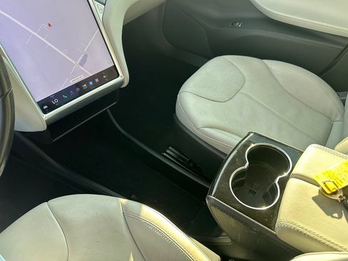 Used 2013 Tesla Model S Performance RWD image 17