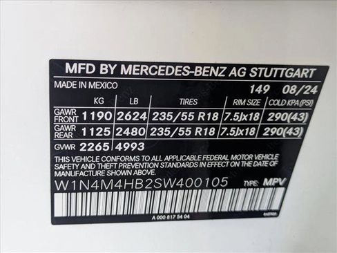 Used 2025 Mercedes-Benz GLB 250 4MATIC image 23