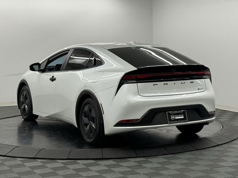 Used 2024 Toyota Prius LE image 10