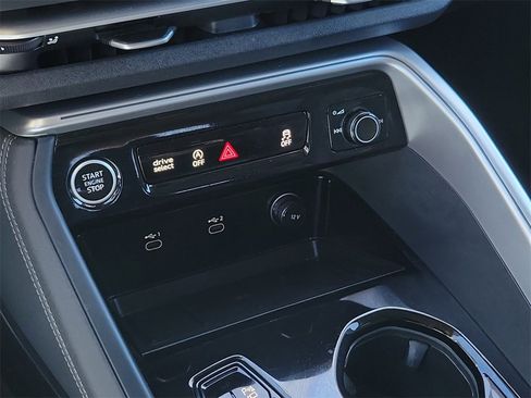 Used 2025 Audi Q5 Premium Plus w/ Premium Plus image 14