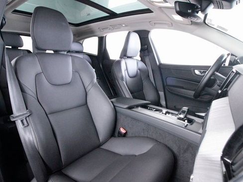 Certified 2025 Volvo XC60 B5 Plus image 24