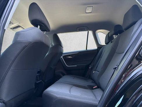 Used 2025 Toyota RAV4 XLE AWD/4WD image 21