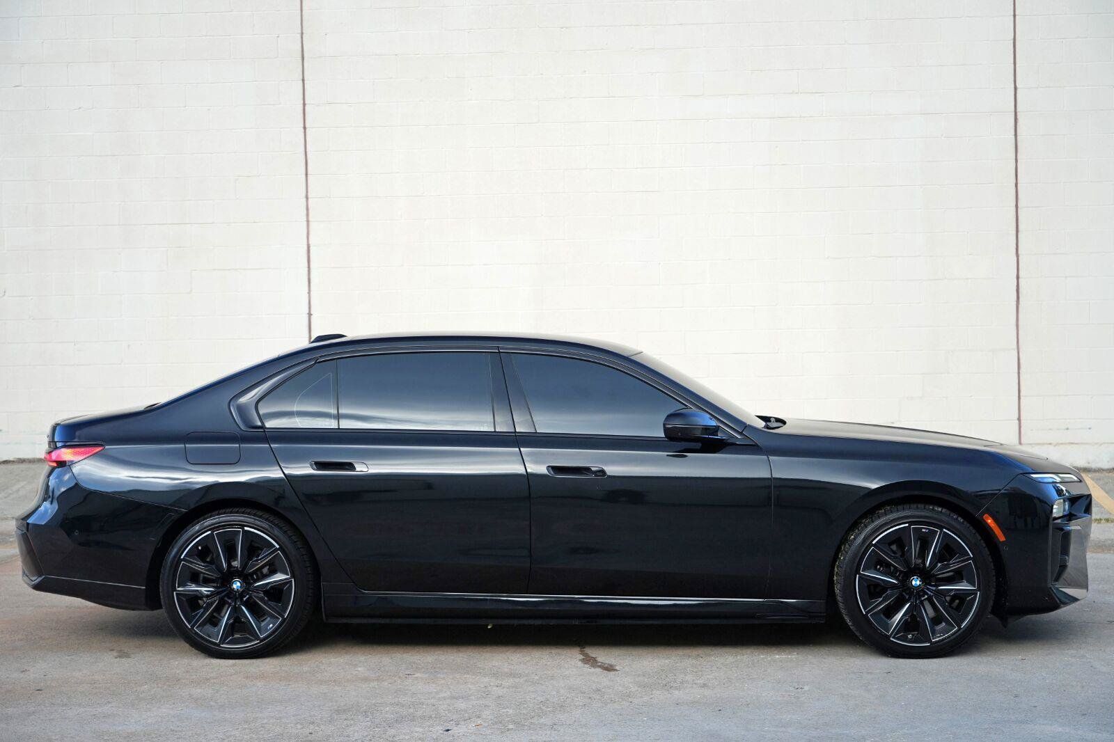 Used 2024 BMW i7 eDrive50 w/ M Sport Package RWD image 59