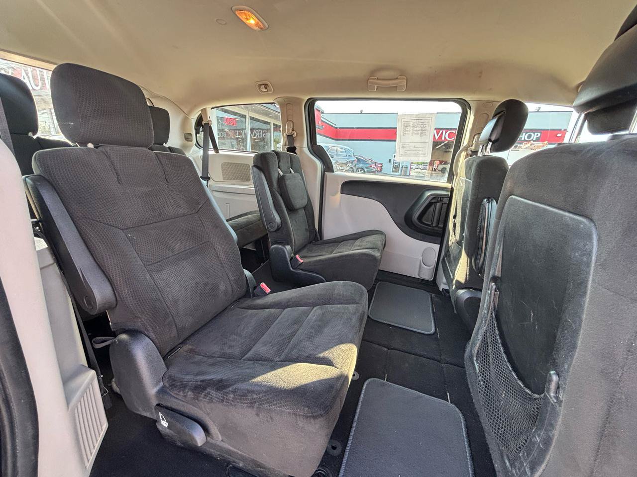 Used 2015 Dodge Grand Caravan American Value Package FWD image 12
