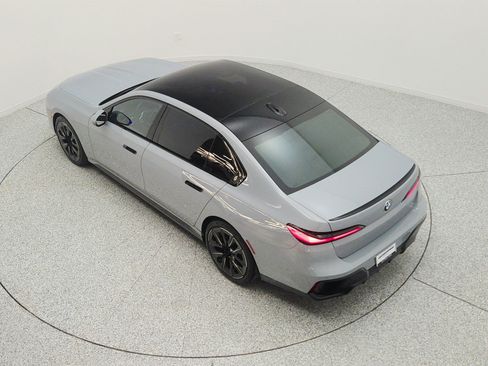 Used 2023 BMW 740i RWD image 27
