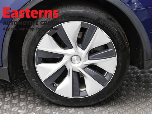 Used 2021 Tesla Model Y Long Range image 8