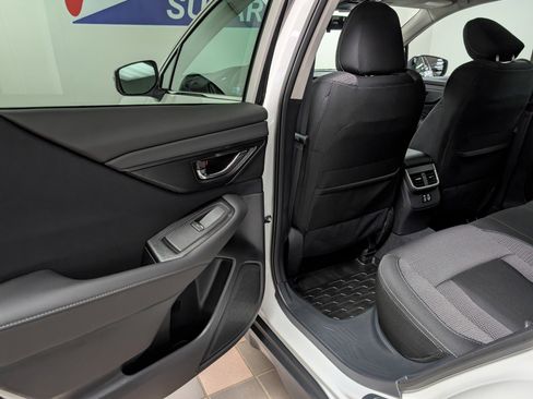 Used 2025 Subaru Outback Premium image 32