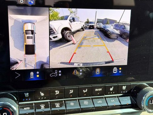 Used 2025 Chevrolet Colorado ZR2 w/ Technology Package AWD/4WD image 25