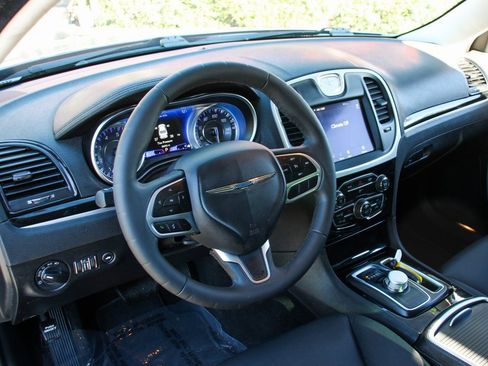 Used 2023 Chrysler 300 Touring w/ Sport Appearance Package image 17