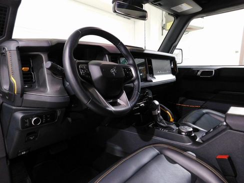 Used 2024 Ford Bronco Badlands image 32