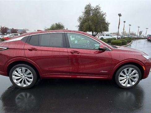 Used 2024 Buick Envista Avenir image 3