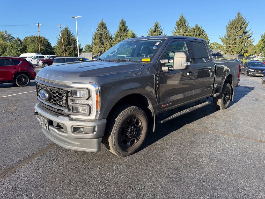 Used 2023 Ford F250 XLT w/ XLT Premium Package AWD/4WD image 2