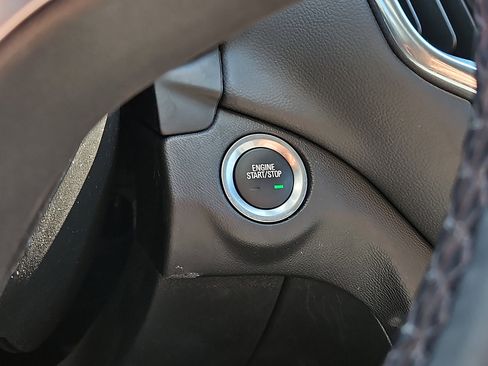 Used 2023 Chevrolet Equinox LT image 22