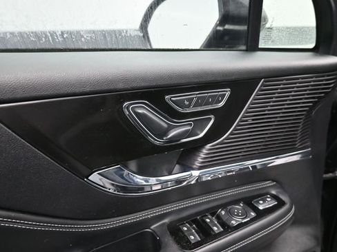 Used 2022 Lincoln Corsair AWD w/ Premium Package image 17
