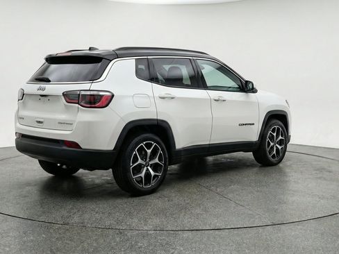 Used 2025 Jeep Compass Limited AWD/4WD image 9