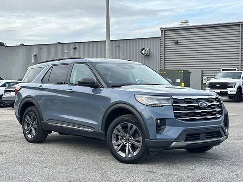 Certified 2025 Ford Explorer Active w/ Active Comfort Package image 7