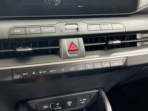 New 2025 Kia K4 LXS image 15