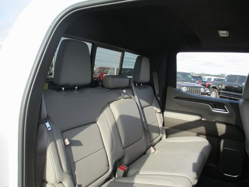 Used 2024 GMC Sierra 1500 SLT w/ SLT Premium Plus Package image 23