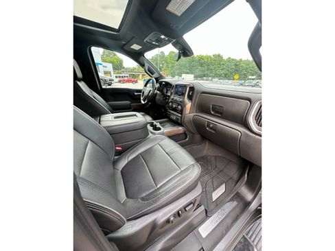 Used 2021 Chevrolet Silverado 1500 High Country w/ Technology Package image 16