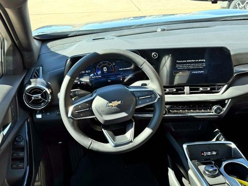 New 2026 Chevrolet Equinox LT w/ Convenience Package II image 16