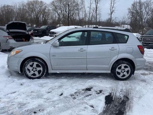 Used 2006 Pontiac Vibe AWD w/ Sun And Sound Package image 10