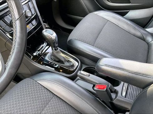 Used 2019 Buick Encore Sport Touring image 13