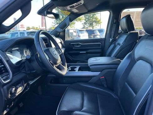 Used 2025 RAM 1500 Laramie AWD/4WD image 7