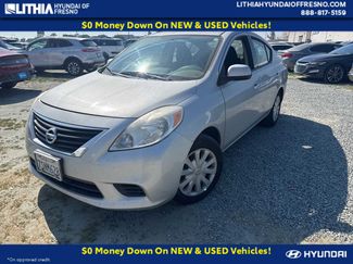 Used 2014 Nissan Versa SV video 1