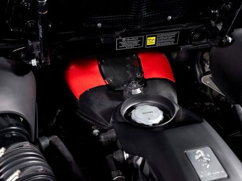 Certified 2021 Ferrari F8 Tributo image 10