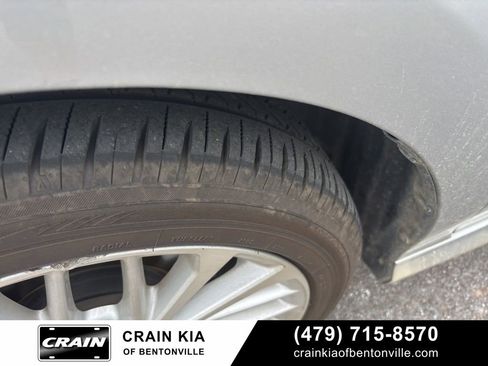 Used 2020 Toyota Camry XLE FWD image 7