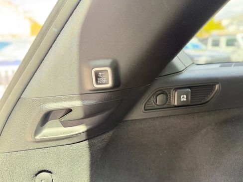 Used 2023 Jeep Grand Cherokee Overland w/ Luxury Tech Group IV image 33