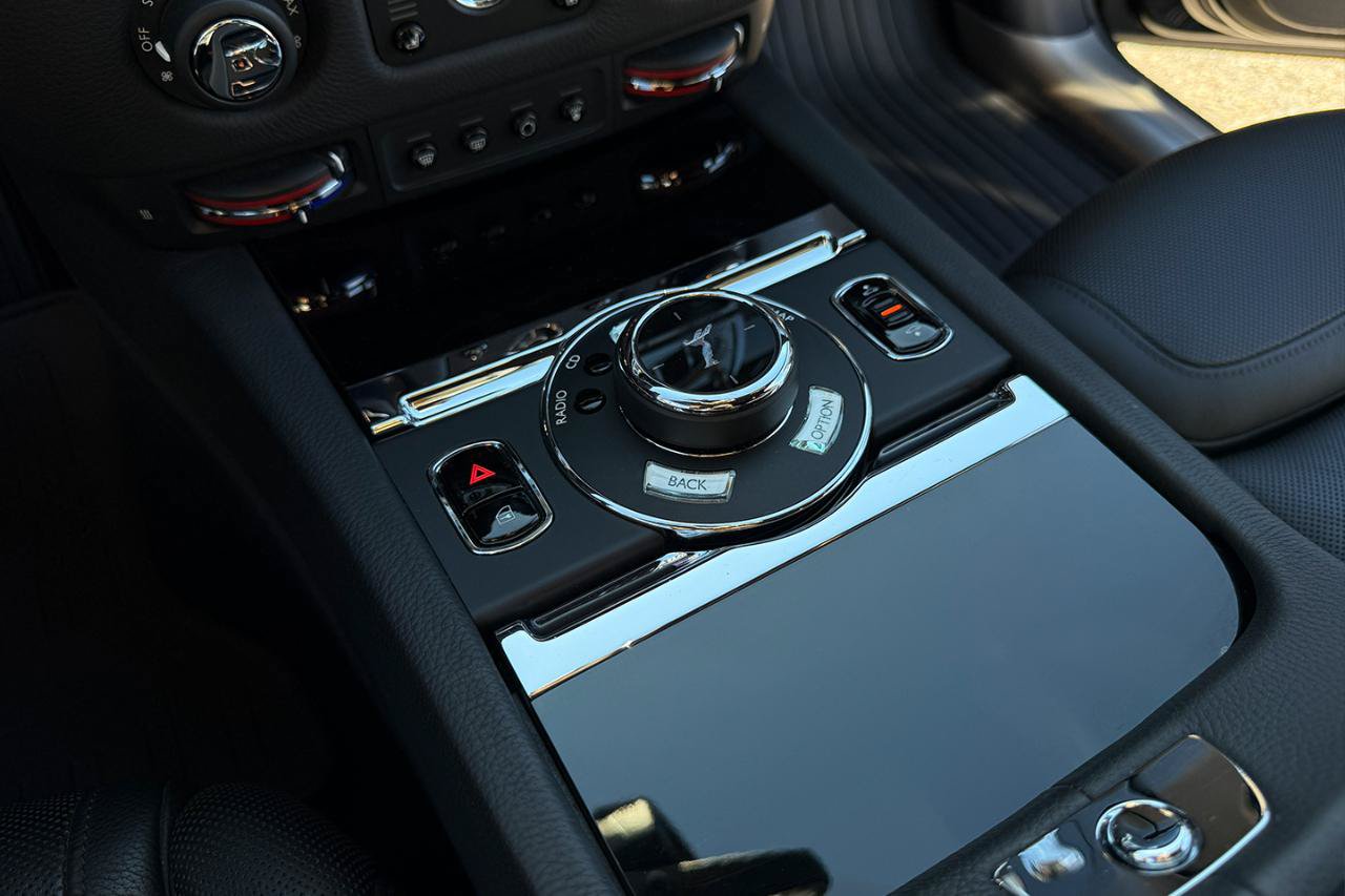 Used 2016 Rolls-Royce Ghost RWD image 14