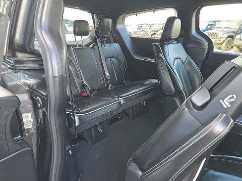 Used 2020 Chrysler Pacifica Limited w/ Advanced Safetytec Group image 93