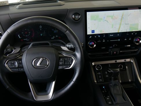 Used 2025 Lexus GX 550 AWD/4WD image 16