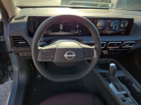 New 2026 Nissan Sentra SR w/ Floor Mat Package FWD image 35